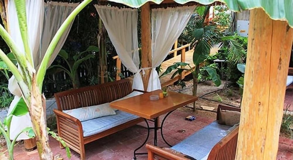 Фото Triton Hotel & Bungalows