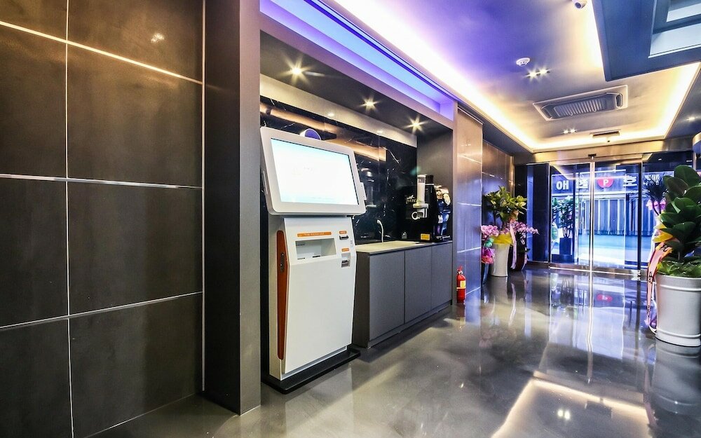 Фото Yeosu Luna Hotel