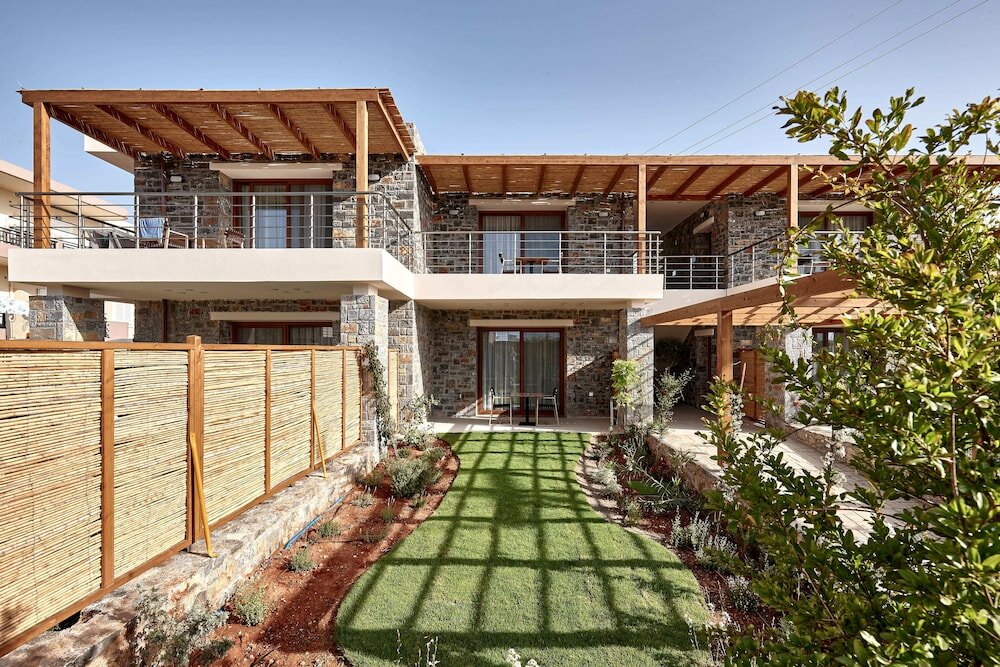 Фото Volta Suites and Villas