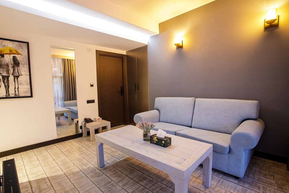 Фото The Phoenix Boutique Hotel