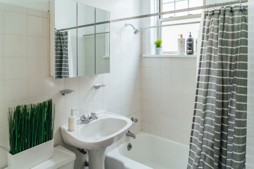 Фото Chic & Pristine 1br Apt in Marshfield