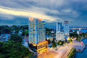 отель Muong Thanh Grand Bai Chay Hotel