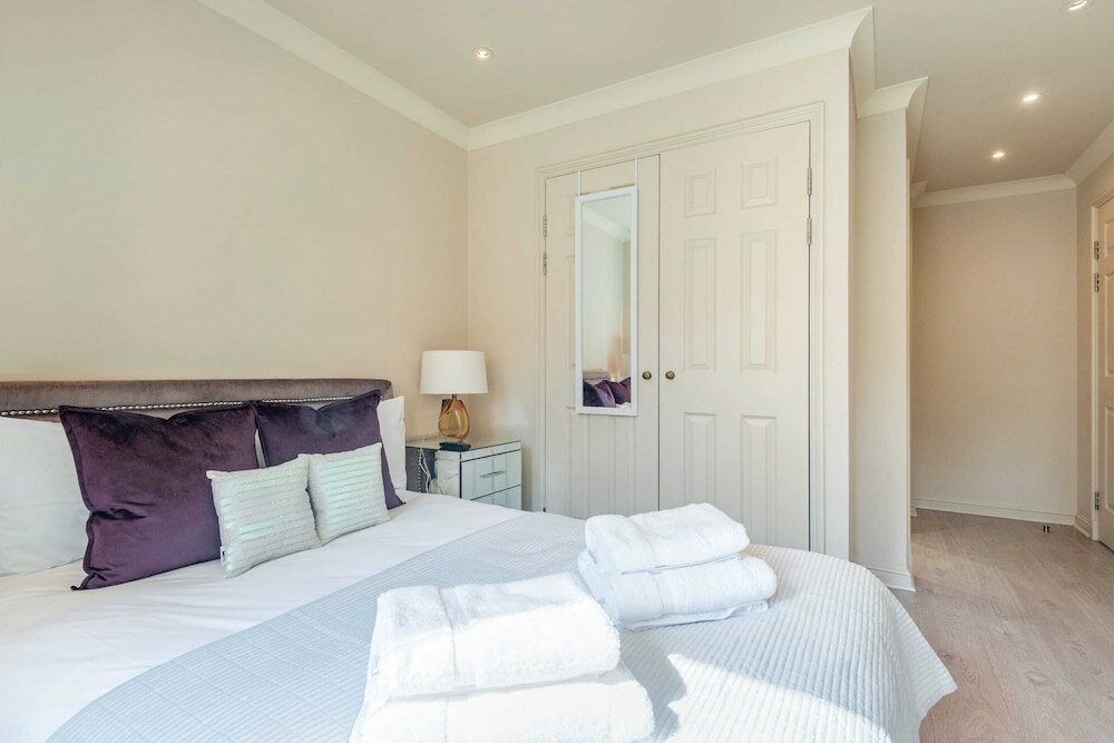 Фото Stunning 3-bed in the heart of London