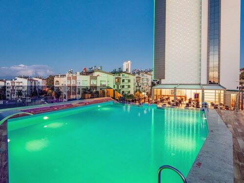 Гостиница Holiday Inn Antalya - Lara в Муратпаше