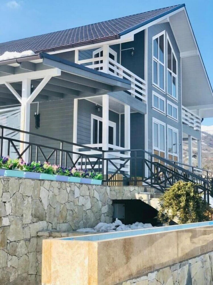 Фото Cottage Chalet and Tours