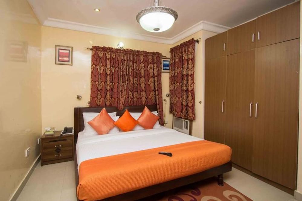 Фото Erith Apartments and Suites