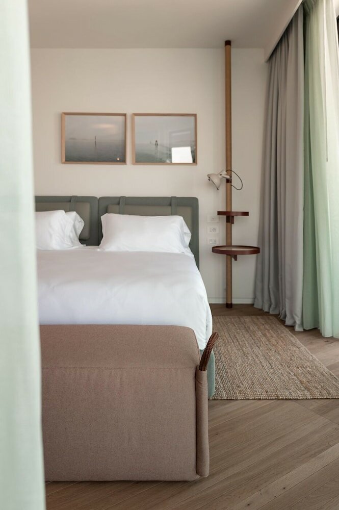 Фото Laguna Faro Suites - Adults Only & Free Beach