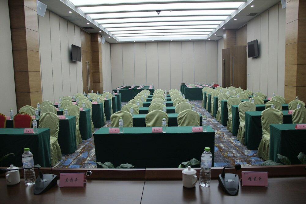 Фото Holiday Inn Express Ordos Dongshen, an Ihg Hotel