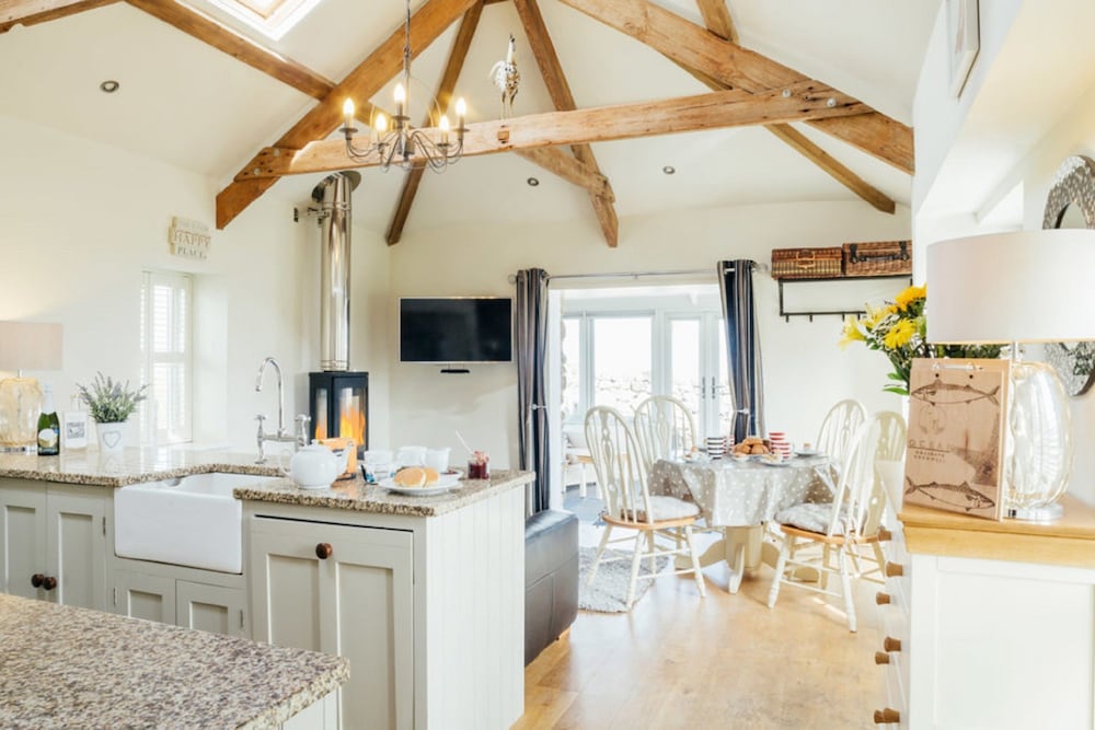 Фото Lower Trowan Cottage