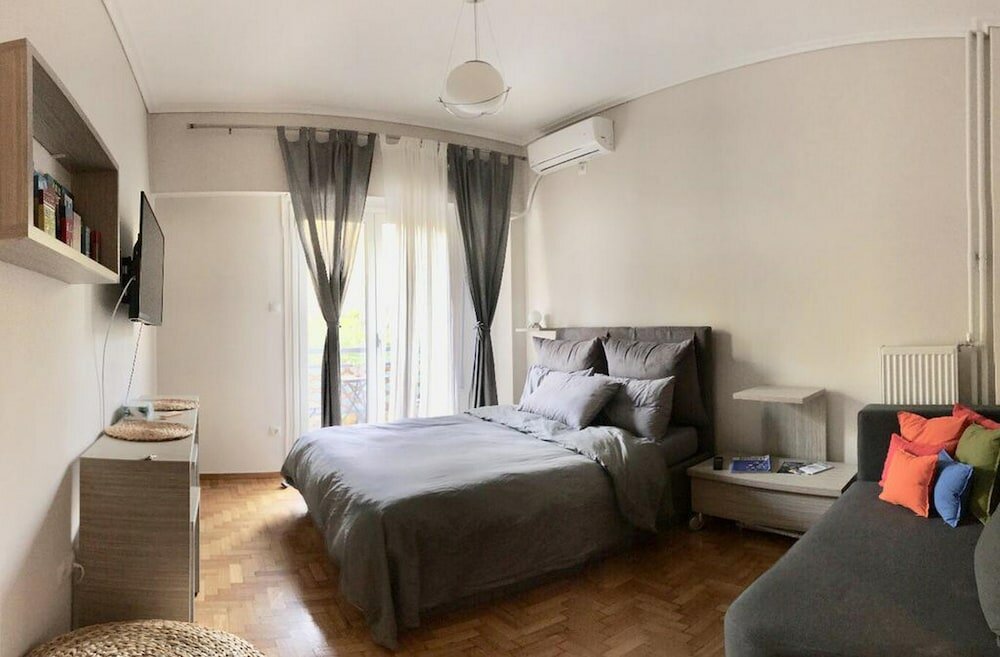 Фото Pagrati Park Front Studio