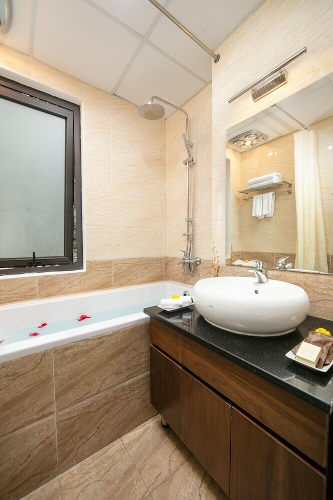 Фото Poonsa Duy Tan Hotel & Serviced Apartment