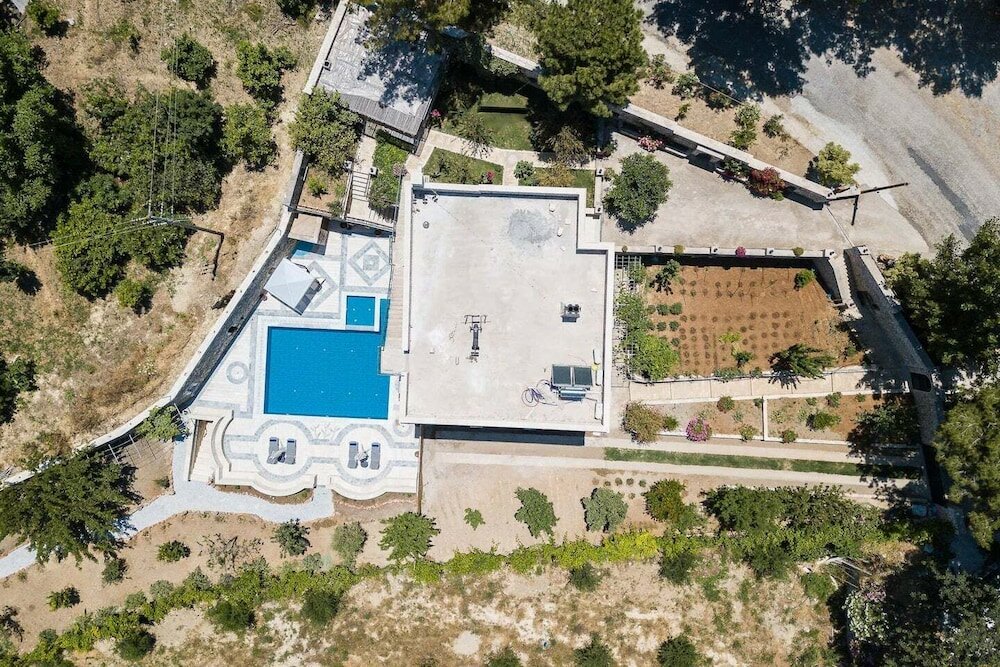 Фото Peacefull Stone-Built Villa