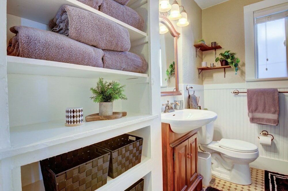 Фото Lux Bach Retreat w Hot Tub