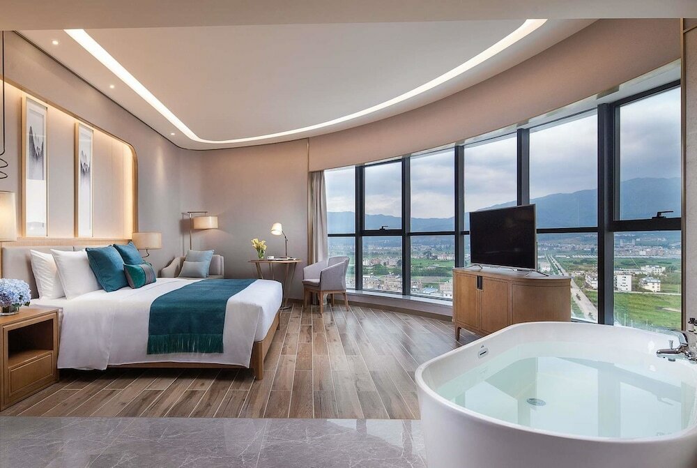 Фото Ramada Plaza Fuxian Lake