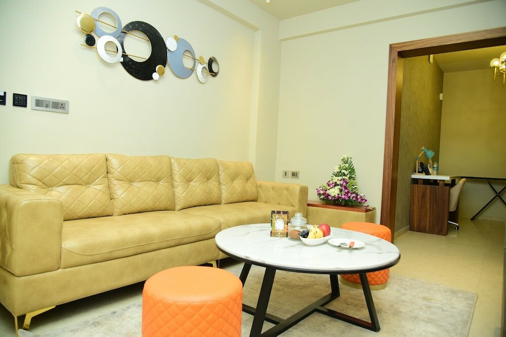 Фото Lazdana Hotel Bangalore