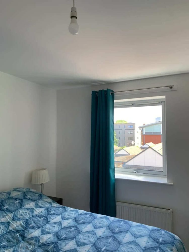 Фото Modern 1bd Flat With Balcony - Mile End