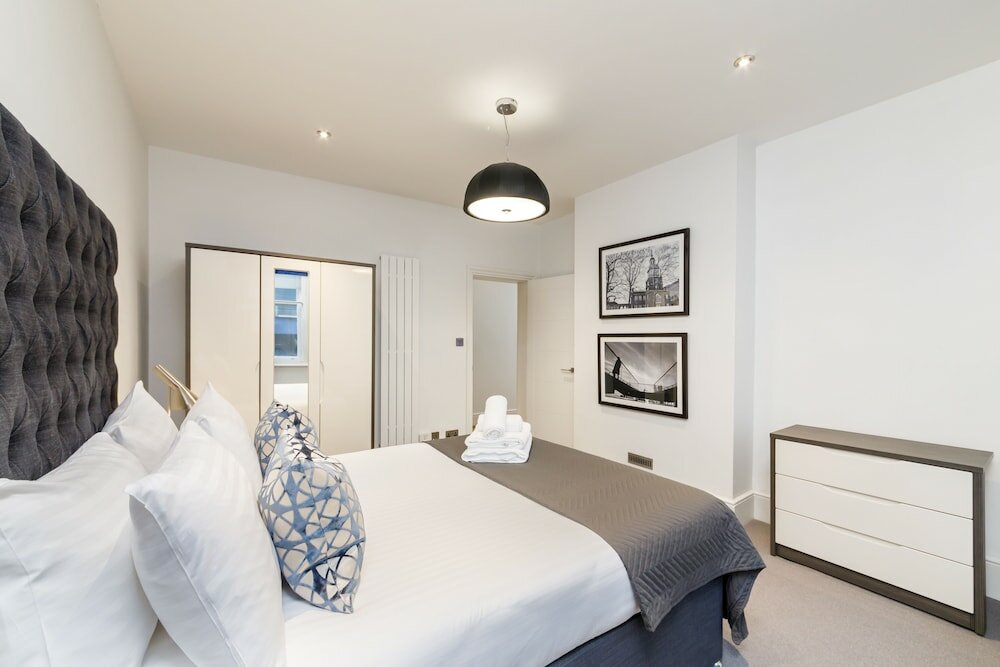 Фото Garrick Mansions by Q Apartments