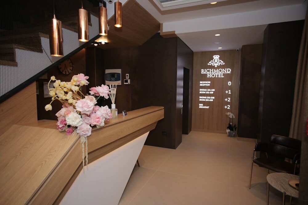 Фото Richmond Hotel