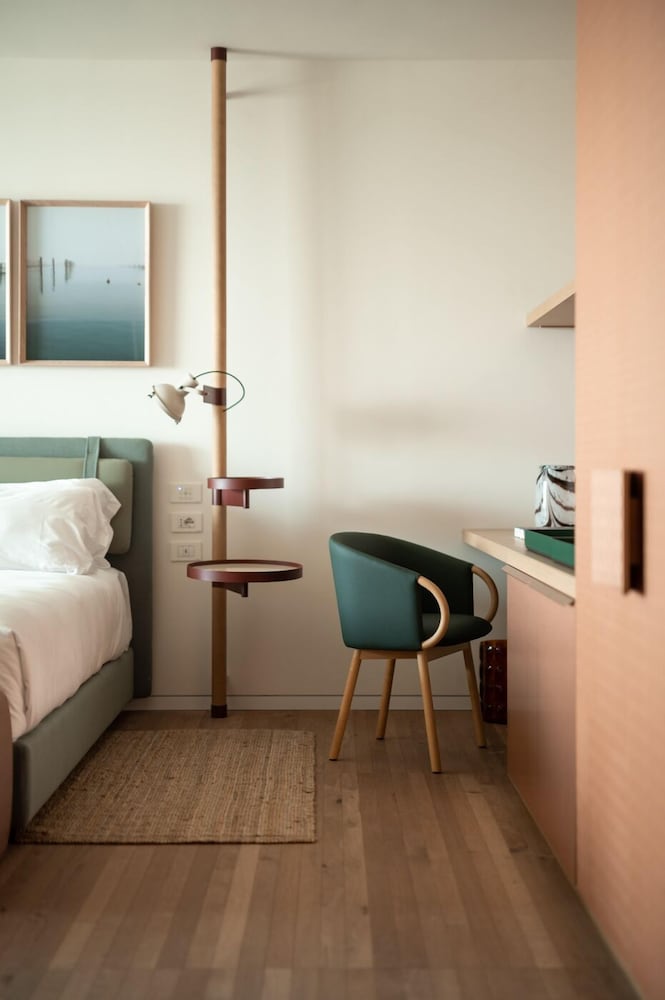 Фото Laguna Faro Suites - Adults Only & Free Beach