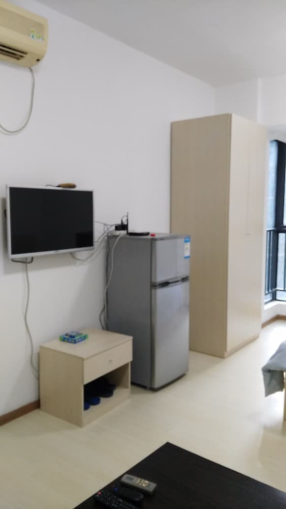 Фото Homehunter Short Term Apartment