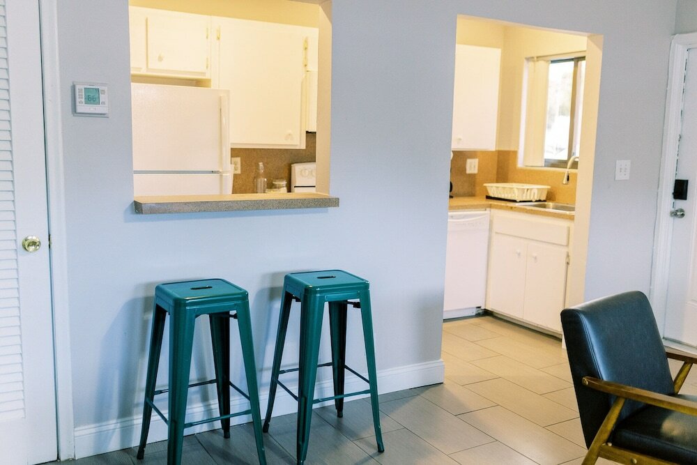 Фото Bayview Apartments by Lowkl