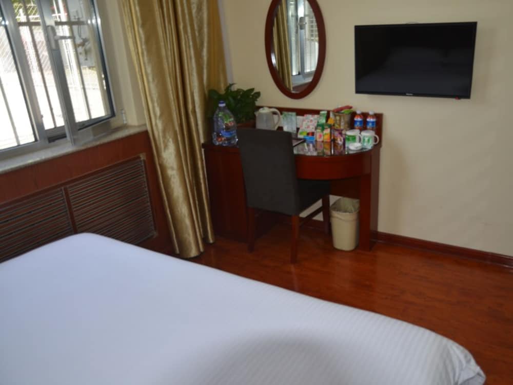 Фото GreenTree Inn WeiFang QingZhou Middle HaiDai Road Electric Power Shell Hotel