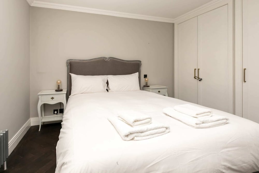 Фото Dazzling Top Floor 1bedroom Flat - Earl's Court!