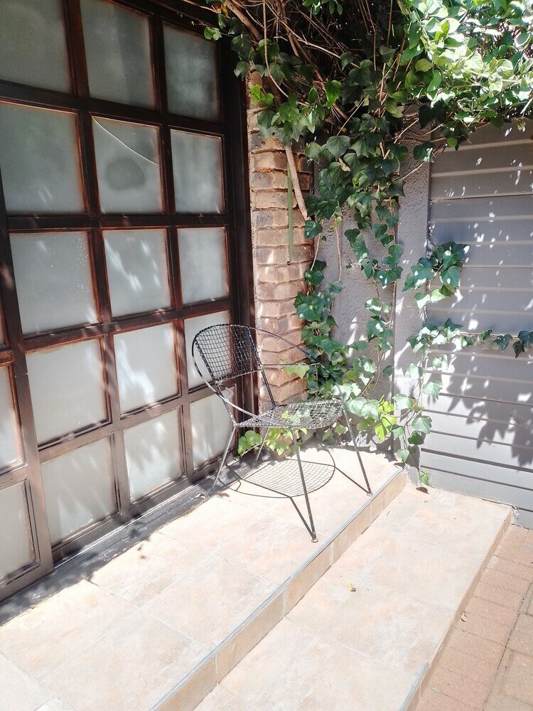 Фото Self Catering Studio Cottage