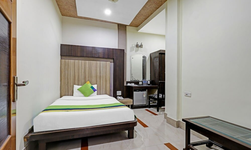 Фото Treebo Trend Apollo