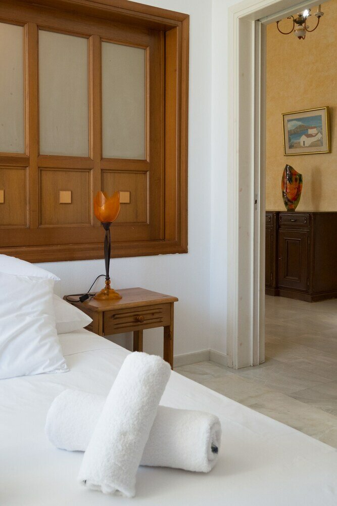 Фото Steps to the beach family Home in Agioi Apostoloi