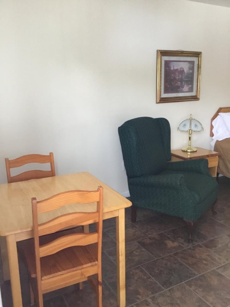 Фото Fort Road Motel