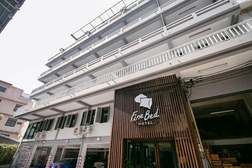 Fine Bed Hotel