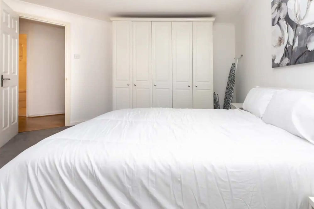 Фото Top Floor 1bd Flat With Balcony - Isle of Dogs