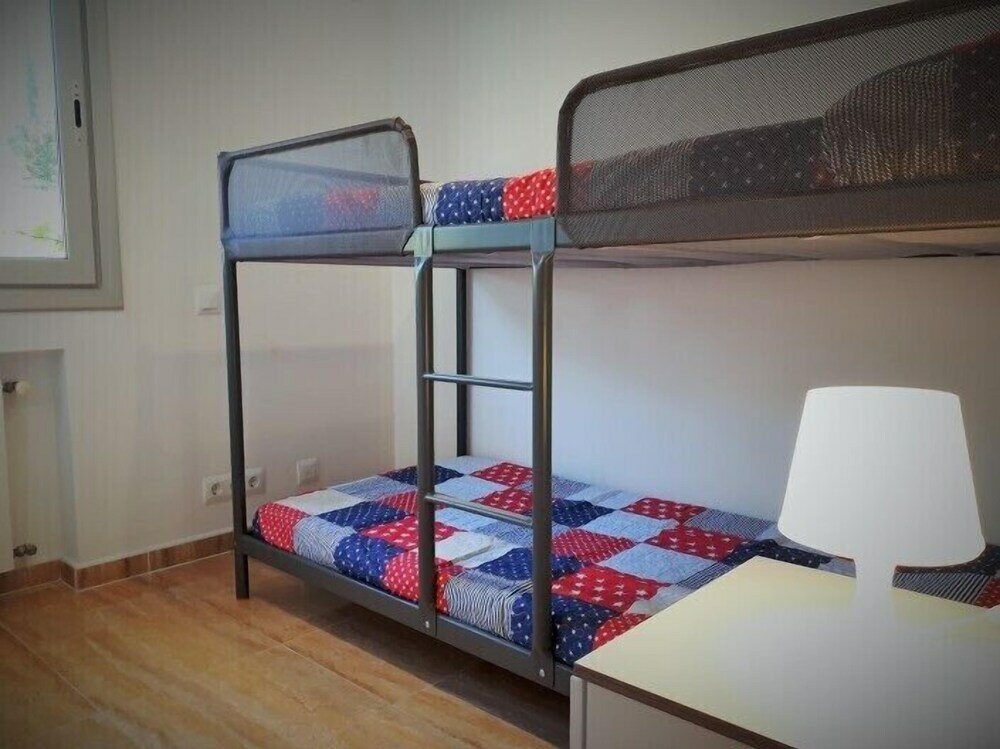 Фото Chalet con piscina y vistas a 10min de la playa de Blanes