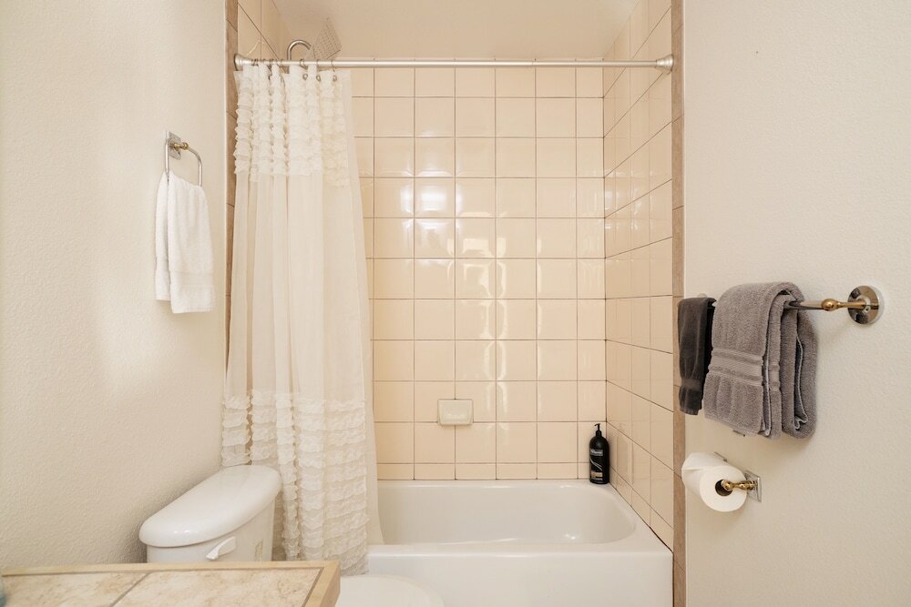 Фото 3204 Curtis Street