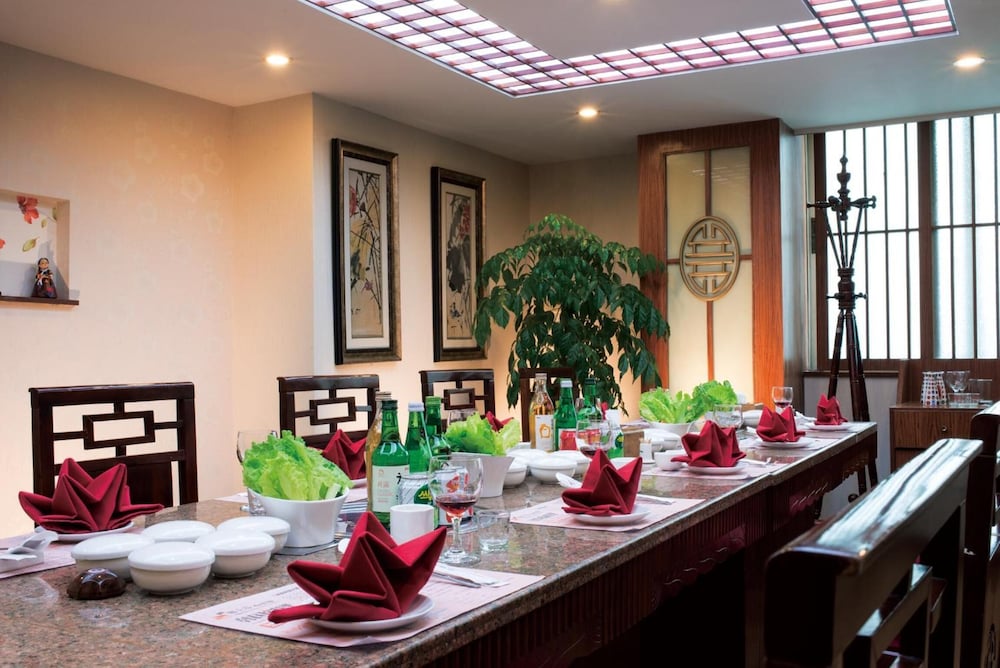 Фото Chengdu Tianfu Sunshine