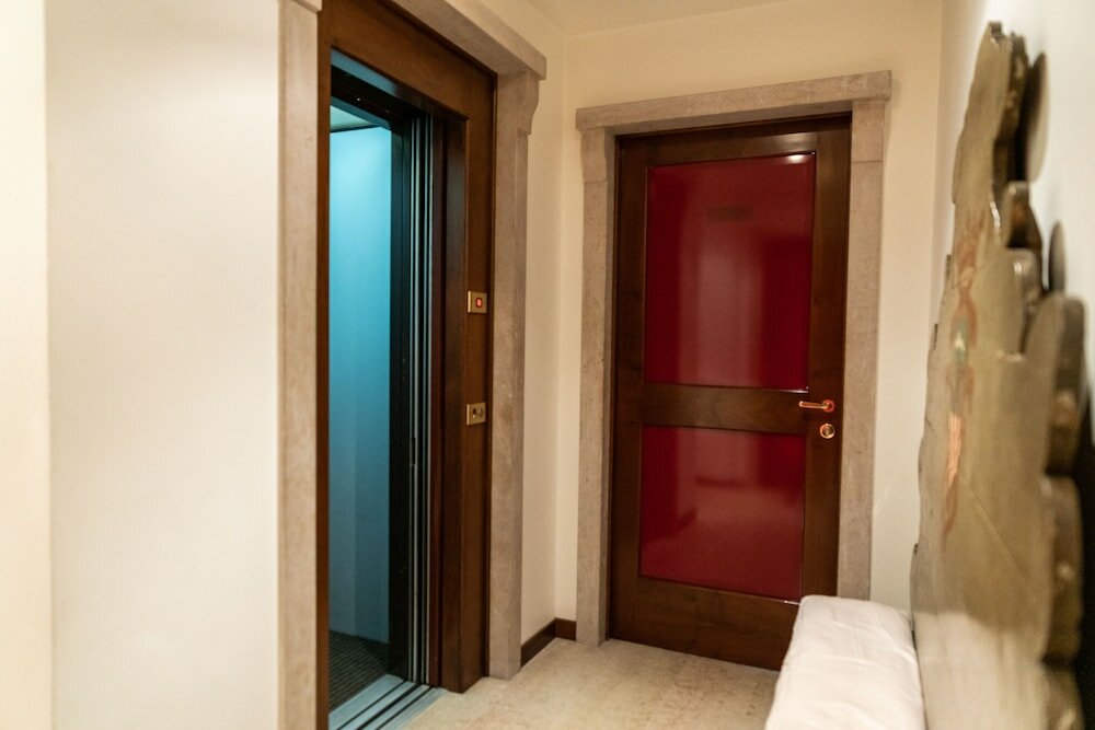 Фото Prestigious Residence Brà with a turret overlooking Verona