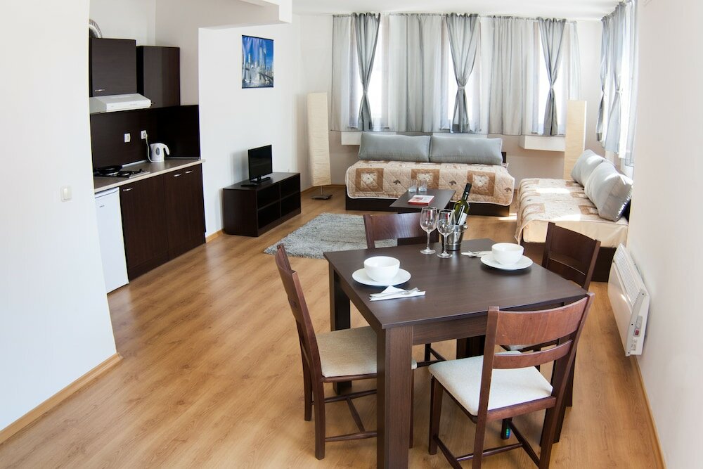 Фото Ruby Tower Apartments