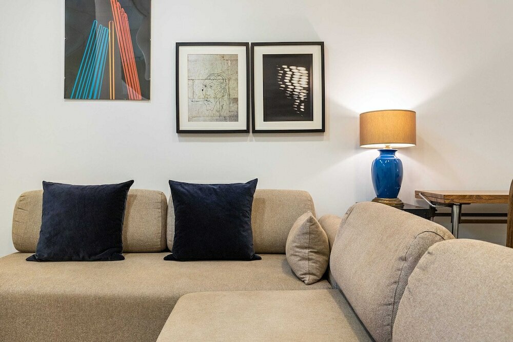 Фото Bright Tower Bridge Nest