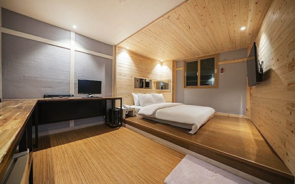 Фото Shinchon S Hotel