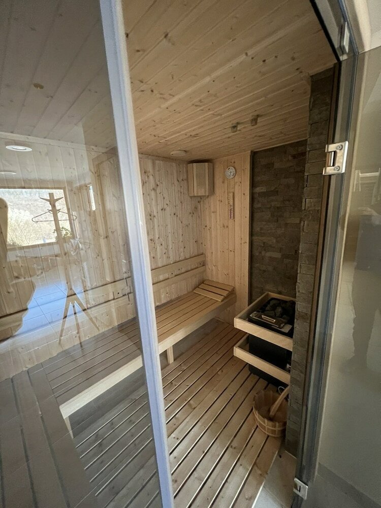 Фото Luxurious Sunset Villa with Pool