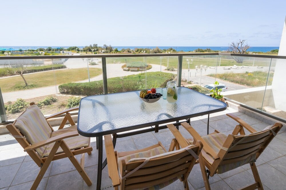 Фото Alloro First Line To The Beach