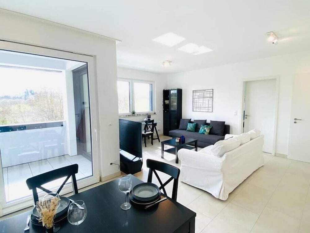 Фото Spac. Flat -Kirchberg w Parking&Terrace