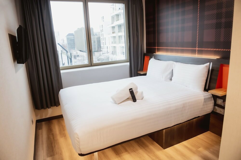 Фото EasyHotel Paris Nord Aubervilliers