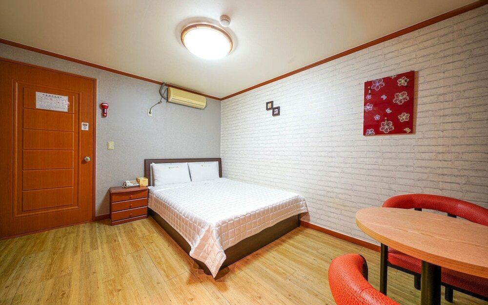 Фото Busan Jaesong-dong Romance