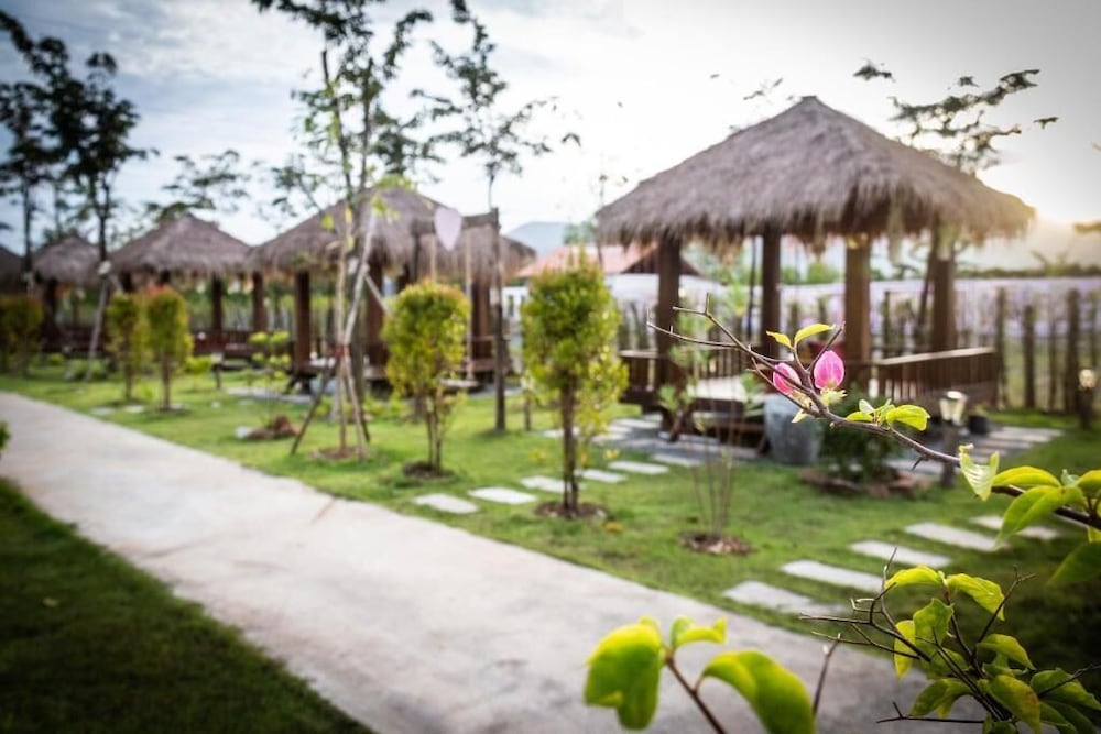 Фото Kampot Tropical Village