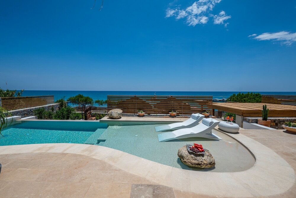 Фото Mneme Suites & Villas