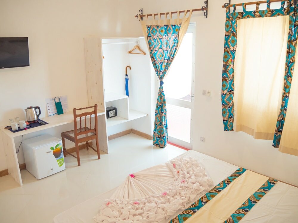 Фото Отель Ahg Sun Bay Mlilile Beach