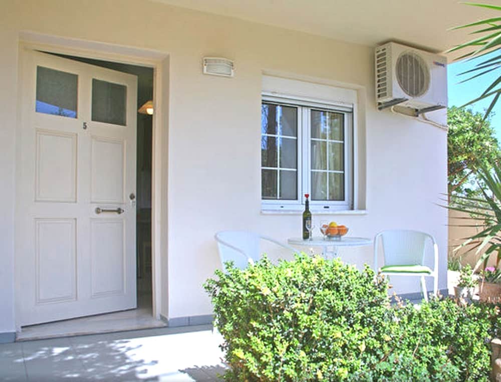 Фото Armonia Apartments & Studios