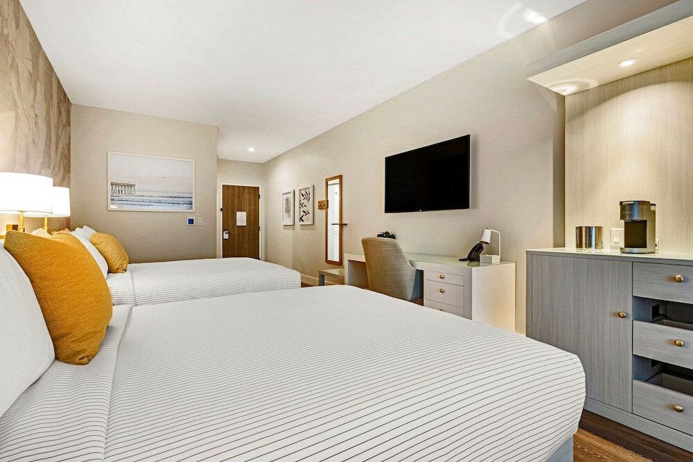 Фото Cambria Hotel Calabasas